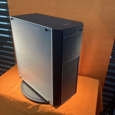【なんば店】中古  Thermaltake CA-1J5-00M1WN-01(VERSA H26 ATXｱｸﾘﾙ黒) 3280021883 