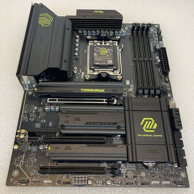 【京都店】中古  MSI MAG X870 TOMAHAWK WIFI (X870 ATX AM5 DDR5) 172209 