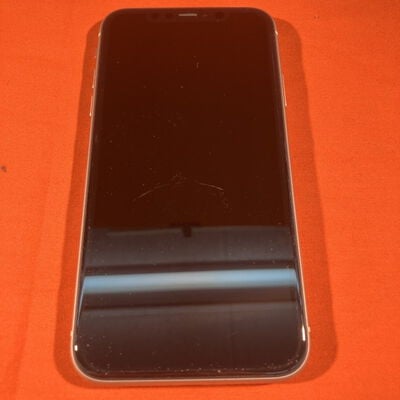 【なんば店】中古  【SIMロック解除済み】【docomo】 Apple iPhone11 64GB (ホワイト) MHDC3J/A 新パッケージ版 155685 