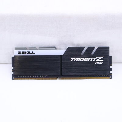 【通販センター】中古  PC4-25600 8GB デスクトップ用(DDR4-3200) 140727 
