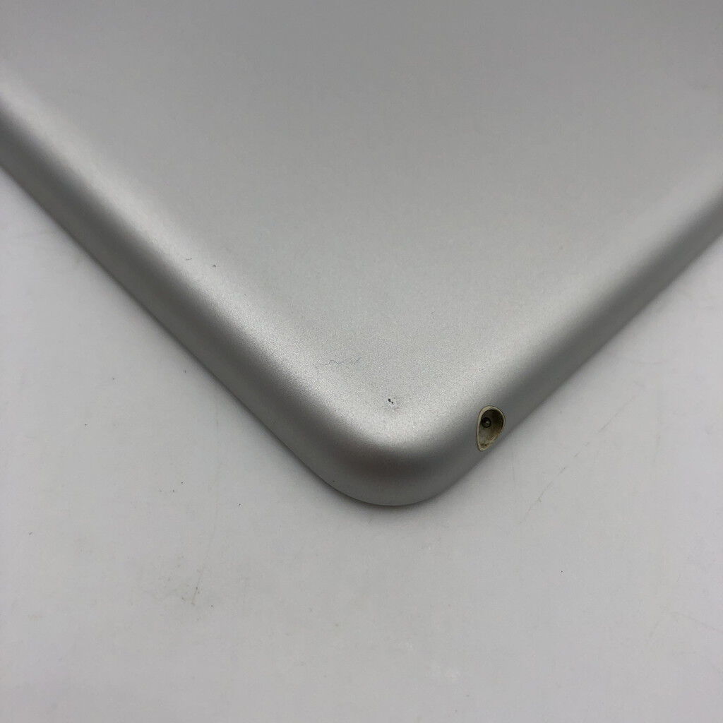 中古 Apple iPad 10.2インチ（第9世代/2021）Wi-Fi 64GB シルバー