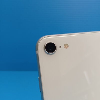 【大須店】中古  【au】Apple iPhoneSE 4.7インチ (第2世代/2020) 64GB (ホワイト) MHGQ3J/A 新パッケージ版 146172 