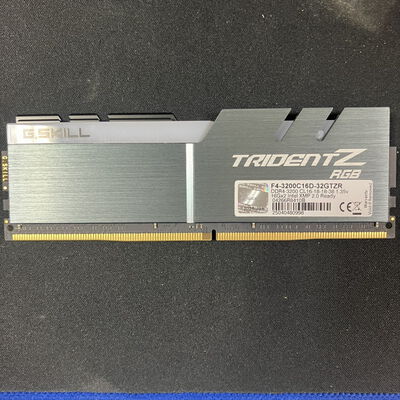 【大宮店】中古  PC4-25600 16GB デスクトップ用(DDR4-3200) 140728 