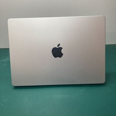 【浦添城間店(沖縄)】中古  MacBook Pro MRX83J/A 
(14インチ/M3/2023/36GB/1TB) 3290006212 