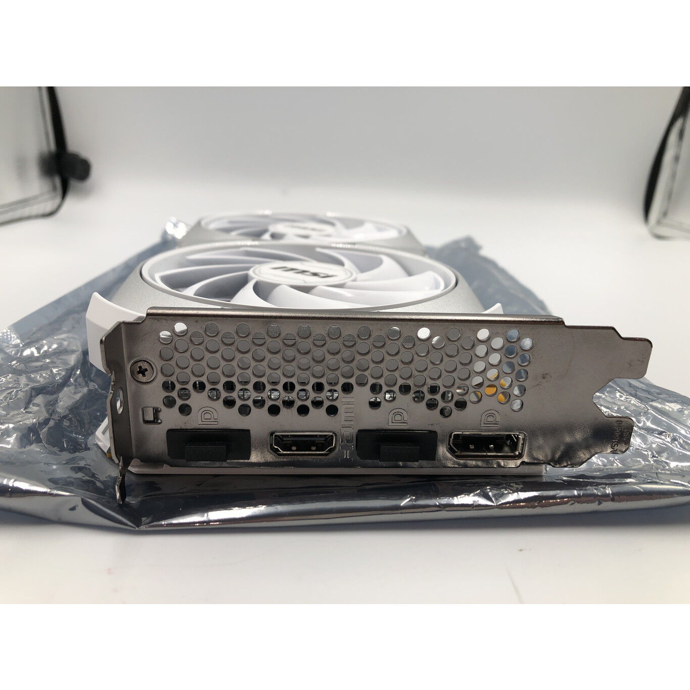 中古 MSI GeForce RTX 4060 VENTUS 2X WHITE 8G OC 4680002329