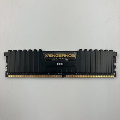 【なんば店】中古  PC4-17000 16GB デスクトップ用(DDR4-2133) 135640 