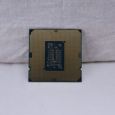 【通販センター】中古  INTEL Core i3 10105 (1200/3.7G/6M/C4/T8) 145174 