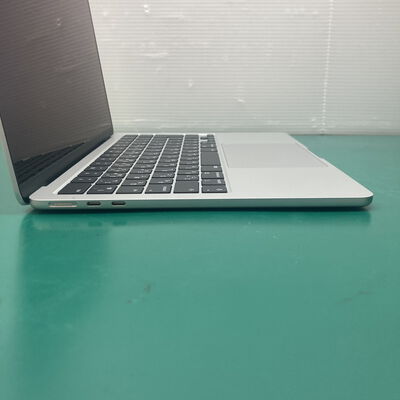 【浦添城間店(沖縄)】中古  Apple MacBook Pro 13インチ (i5 2.4GHz/8GB/256GB) スペースグレイ Touch Bar搭載 FV962J/A (Mid 2019) 4760000860 