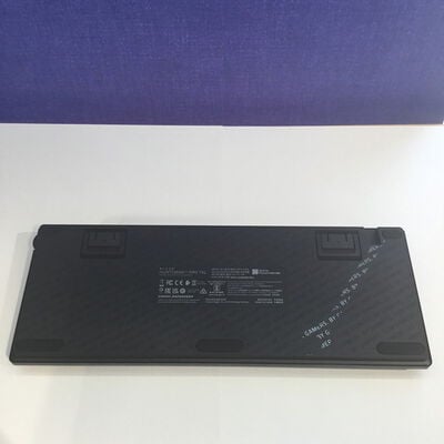 【松山環状枝松店】中古  RAZER HUNTSMAN V３ PRO TENKEYLESS 4560000807 