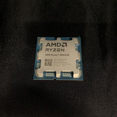 【横浜駅前店】中古  AMD Ryzen 7 9800X3D (AM5/4.7/104M/C8/T16/120W) 172566 