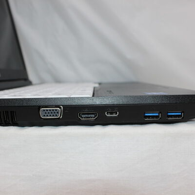 【通販センター】中古  FUJITSU LIFEBOOK A5511/G(Intel Core i5 1145G7 2.60GHz/16GB DDR4/SSD256GB/MULTI/オンボード/15.6/1920x1080/GbE/Wi-Fi/WEBCAM/W11H/VBT) 196525 