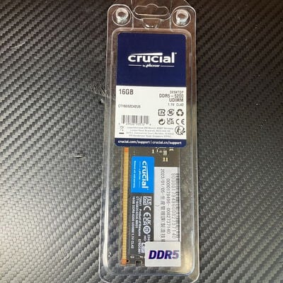 【富士青葉店】中古  Crucial CT16G52C42U5.M8G1(DDR5 PC5-41600 16GB) 183231 