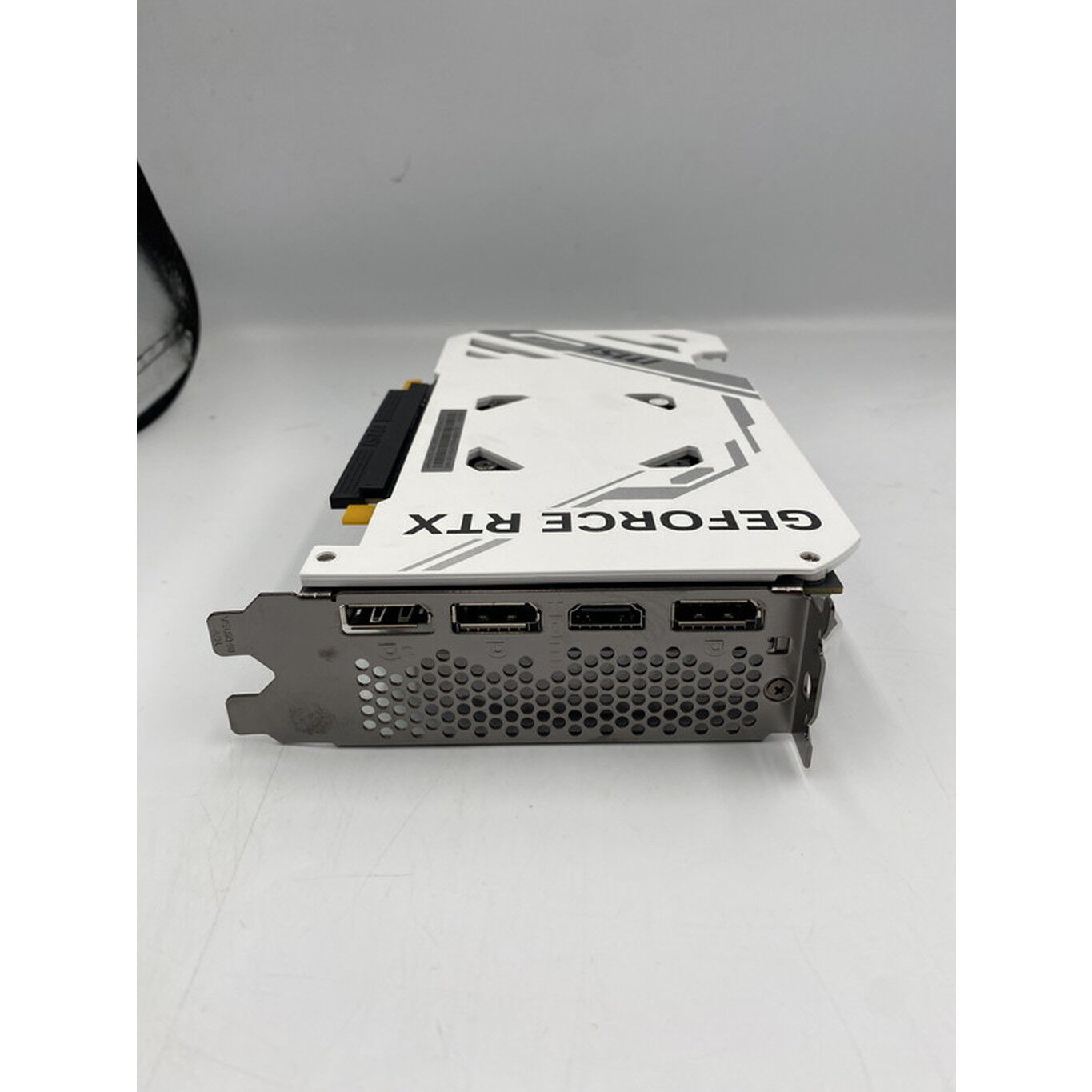 中古 MSI GeForce RTX 4060 VENTUS 2X WHITE 8G OC (RTX4060 8GB
