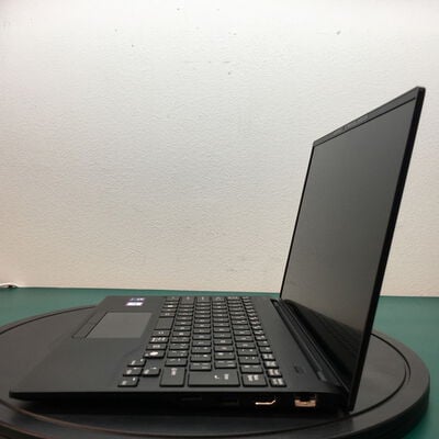 【佐賀南部バイパス店】中古  FUJITSU FMVUXJ3B(Ultra 7 155U/16GB/SSD512GB/ドライブなし/オンボード/W11P) 5250001442 