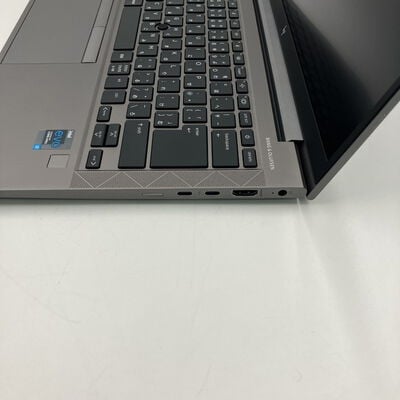 【なんば店】中古  HP ZBook Firefly 14 G8(Intel Core i7 1185G7 3.00GHz/32GB DDR4/SSD1TB/-/オンボード/14/1920x1080/Wi-Fi/WEBCAM/W11H/VBT) 192661 