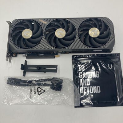【白山FM松任店】中古  ZOTAC ZT-B50700J-10P SOLID OC (RTX5070 12GB) 176911 
