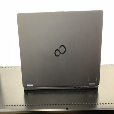 【堺七道店】中古  FUJITSU LIFEBOOK U7410 (INTEL Core i5 10310U 1.7GHz/16GB/SSD256GB/-/オンボード/14/1366x768/Wi-Fi/WEBCAM/W11H64/Microsoft Office Home and Business 2024付) 180536 