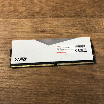 【姫路店】中古  PC4-25600 16GB デスクトップ用(DDR4-3200) 140728 