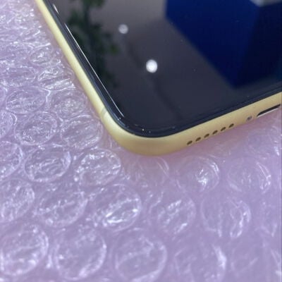 【堺七道店】中古  【SIMロック解除済み】【SoftBank】 Apple iPhone11 64GB (イエロー) MHDE3J/A 新パッケージ版 155724 