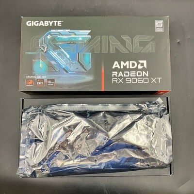 【大須店】中古  GIGABYTE GV-R9060XTGAMING OC-16GD (RX9060XT 16G) 179900 
