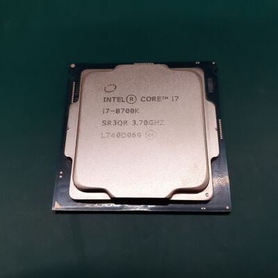 【鹿児島店】中古  INTEL Core i7 8700K (1151/3.70GHz/12M/C6/T12) 136197 