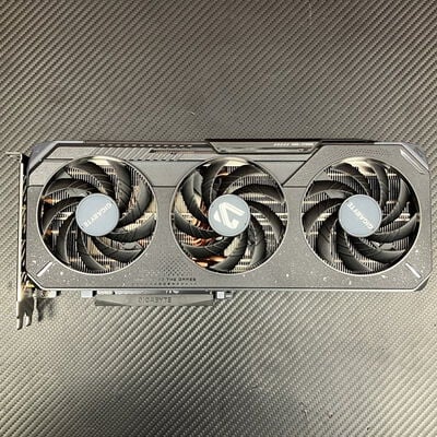 【富士青葉店】中古  GIGABYTE GV-R9060XTGAMING OC-16GD（RX9060XT 16GB） 3480039385 