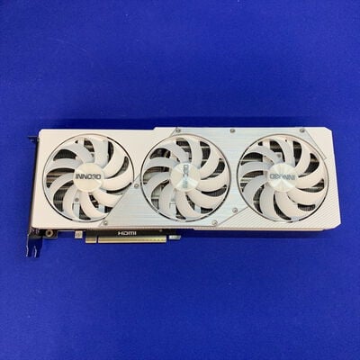 【横浜駅前店】中古  Inno3D N507T3-16D7X-176068W(RTX5070Ti 16GB GDDR7 PCI-E) 3400009111 