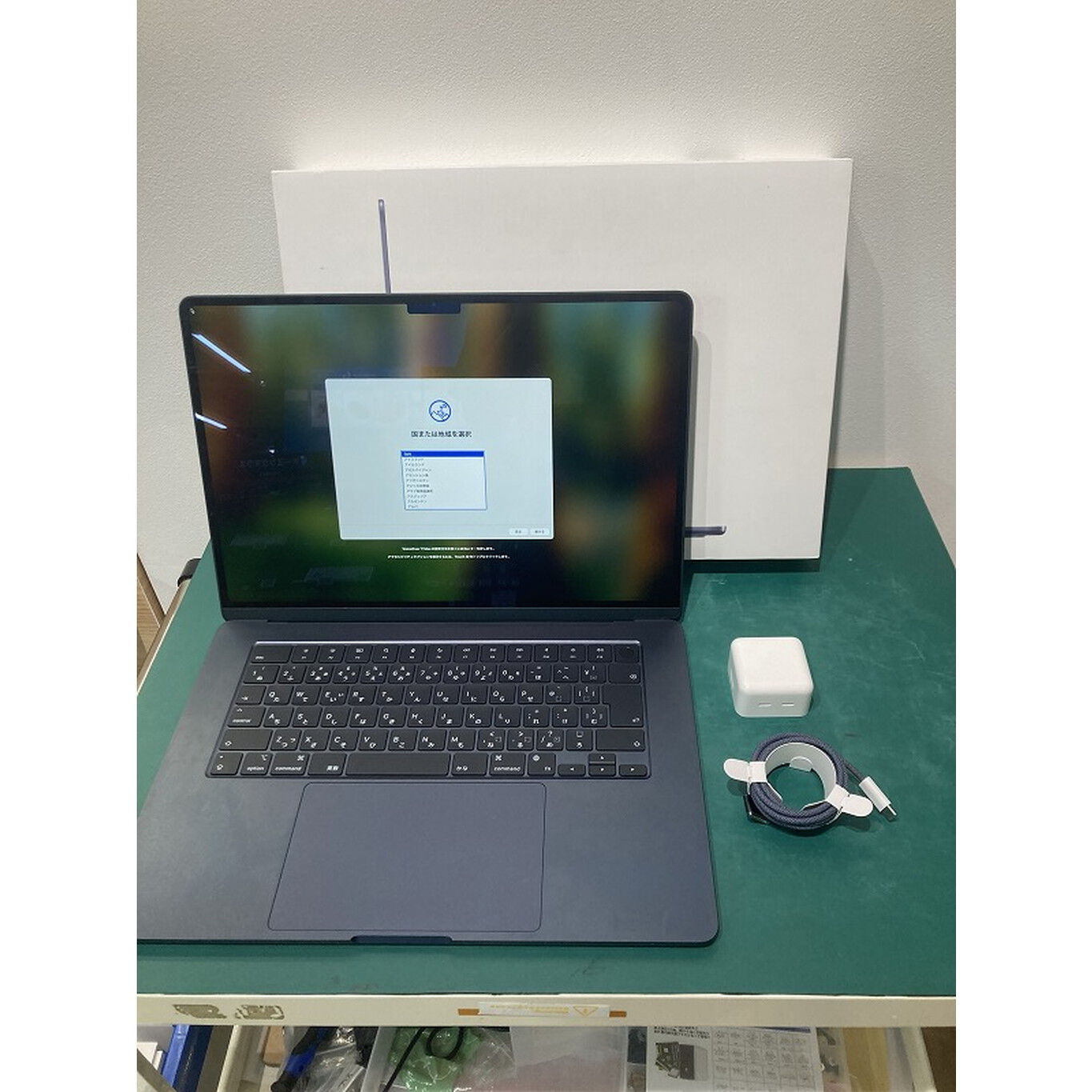 中古 Apple MacBook Air 15インチ 2024 (M3 8CPU 10GPU/8GB/256GB