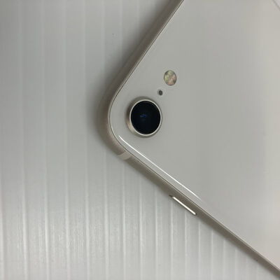【秋葉原本店】中古  【SoftBank版SIMフリー】Apple iPhoneSE 4.7インチ (第3世代) 64GB (スターライト) MMYD3J/A 154837 