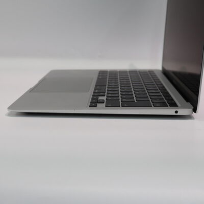 【札幌店】中古  Apple MacBook Air 13インチ 2020 (M1 8CPU 7GPU/8GB/256GB) シルバー MGN93J/A 144574 