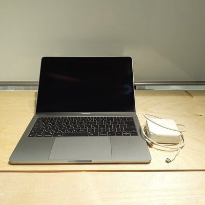 【鹿児島店】中古  Apple MacBook Pro 13インチ 2017 スペースグレイ Core i5 2.3GHz/8GB/128GB SSD MPXQ2J/A 135867 
