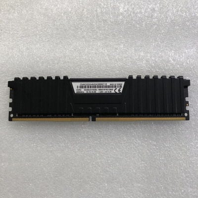 【甲府飯田店】中古  PC4-21300 16GB デスクトップ用(DDR4-2666) 135638 
