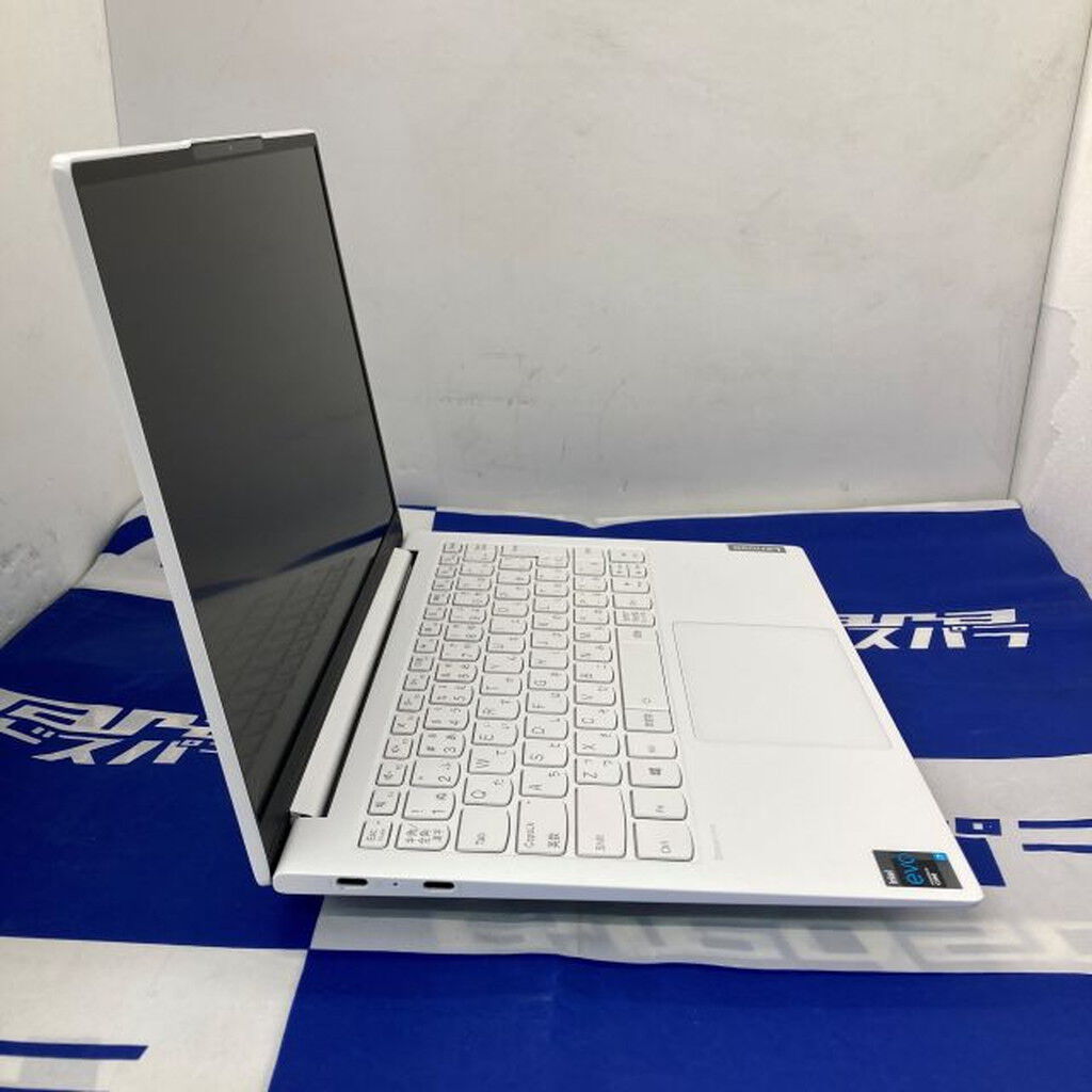 中古 Lenovo Yoga Slim 7 Carbon 13ITL5 ノートブック - Type 82EV