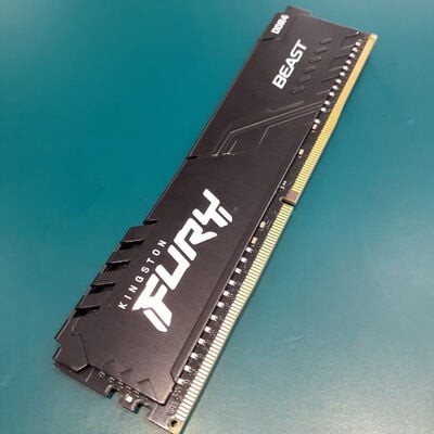 【鹿児島店】中古  PC4-25600 16GB デスクトップ用(DDR4-3200) 140728 