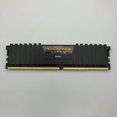 【秋葉原本店】中古  PC4-21300 8GB デスクトップ用(DDR4-2666) 126165 