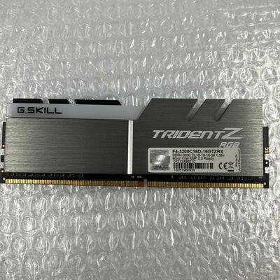 【秋葉原本店】中古  PC4-25600 8GB デスクトップ用(DDR4-3200) 140727 