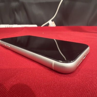 【静岡東瀬名店】中古  【docomo】 Apple iPhoneXR 6.1インチ 128GB (ホワイト)  MT0J2J/A 138400 