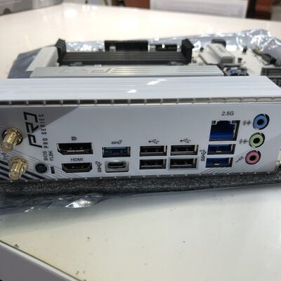 【姫路店】中古  ASRock B850M Pro RS WiFi White (B850 AM5 mATX) 4740000970 