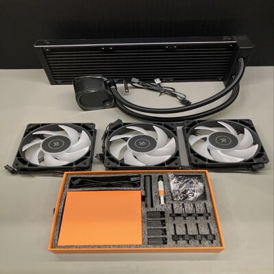 【座間相武台】中古  EKWB CR360 Lux D-RGB(360mm ARGB 水 BK) 4510002098 