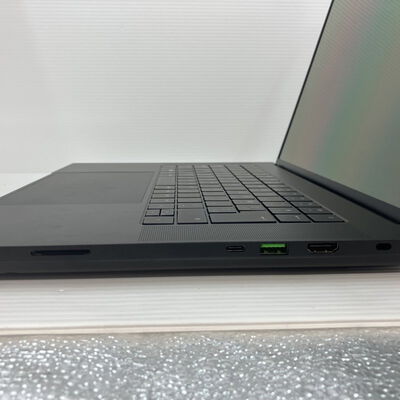 【秋葉原本店】中古  Razer_Blade_16(i9-14900HX/32GB/SSD1TB/RTX4090/W11H) 3410015624 