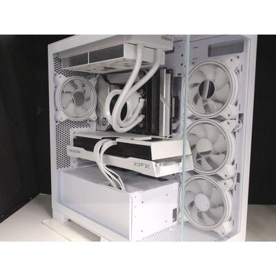 【前橋ｲﾝﾀｰｱｶﾏﾙ店】中古  Storm (Ryzen 7 7800X3D/32GB/SSD2TB/RX9070XT/W11H) 4540002119 