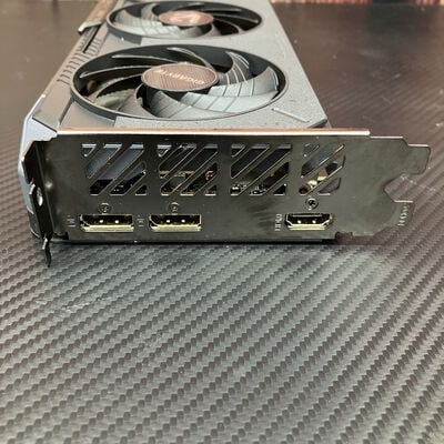 【富士青葉店】中古  GIGABYTE GV-R9060XTGAMING OC-16GD (RX9060XT 16G) 179900 