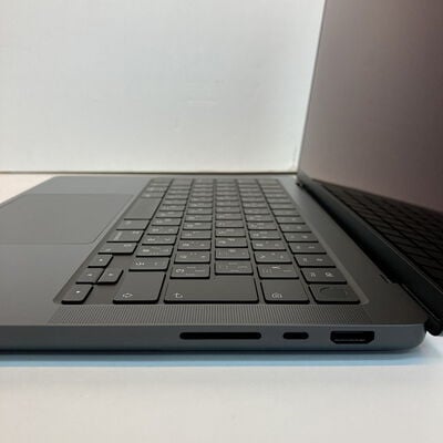 【京都店】中古  MacBook Pro 14インチ 2024 M4 Z1DS00048J/A(10CPU/10GPU/メモリ32GB/SSD500GB) 5140001566 