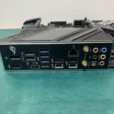 【浦添城間店(沖縄)】中古  ASUS ROG STRIX Z790-H GAMING WIFI 4780001387 