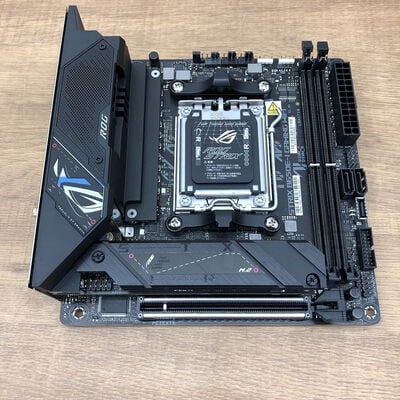 【宇都宮鶴田店】中古  ASUS ROG STRIX B650E-I GAMING WIFI(B650 AM5 mITX DDR5) 167325 