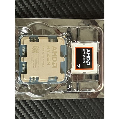 【富士青葉店】中古  AMD Ryzen 7 9700X (AM5/3.8GHz/40M/C8/T16/65W) 169022 