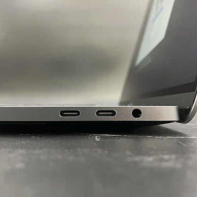 【大須店】中古  Apple MacBook Pro 16インチ (i9 2.3GHz/1TB/32GB/5500M 4GB) シルバー (Late 2019) 5140000585 