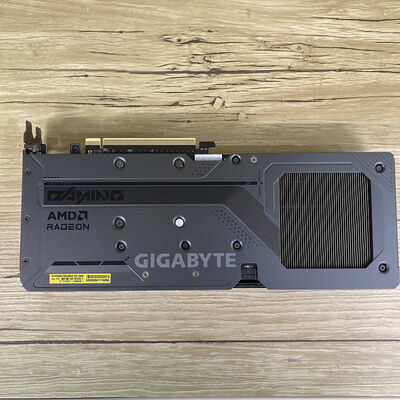 【広島店】中古  GIGABYTE GV-R9060XTGAMING OC-16GD (RX9060XT 16G) 179900 