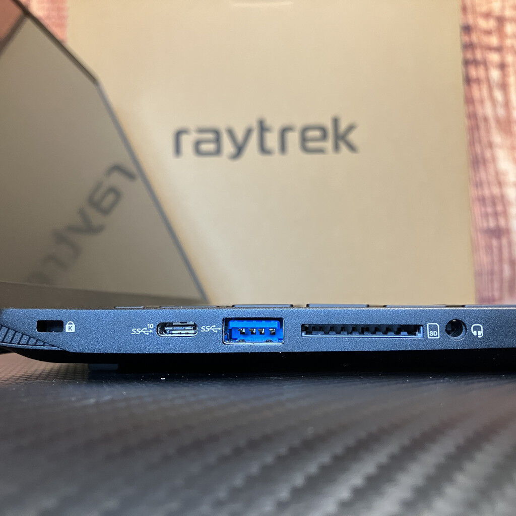 【美品】メモリ：32GB　SSD：1TB　raytrek A4-A　ノートPC 美品】メモリ：32GB SSD：1TB raytrek A4-A ノートPCオ