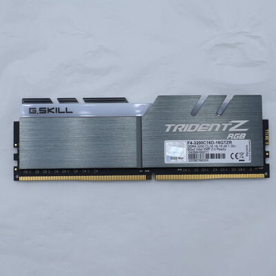 【通販センター】中古  PC4-25600 8GB デスクトップ用(DDR4-3200) 140727 